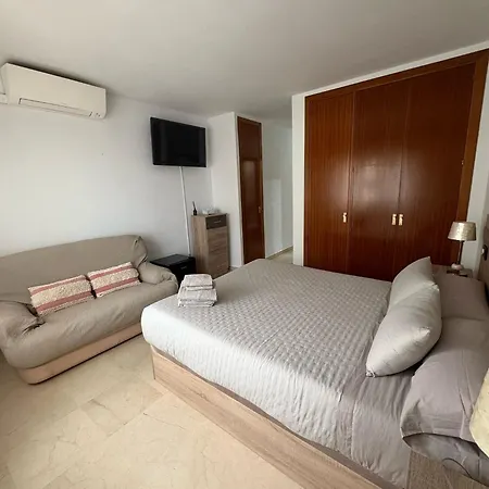 Private Next To The Marina Homestay *