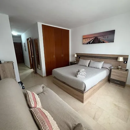 Private Next To The Marina Homestay *